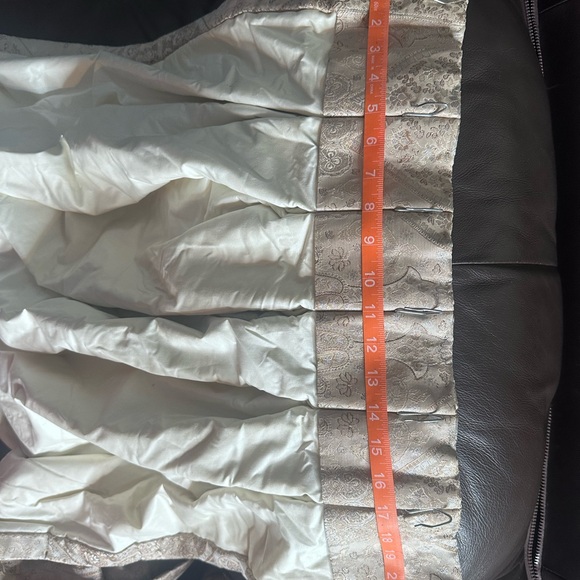 Elegant Custom Tan & Blue Pinch Paisley Pleat Curtain - Picture 4 of 4